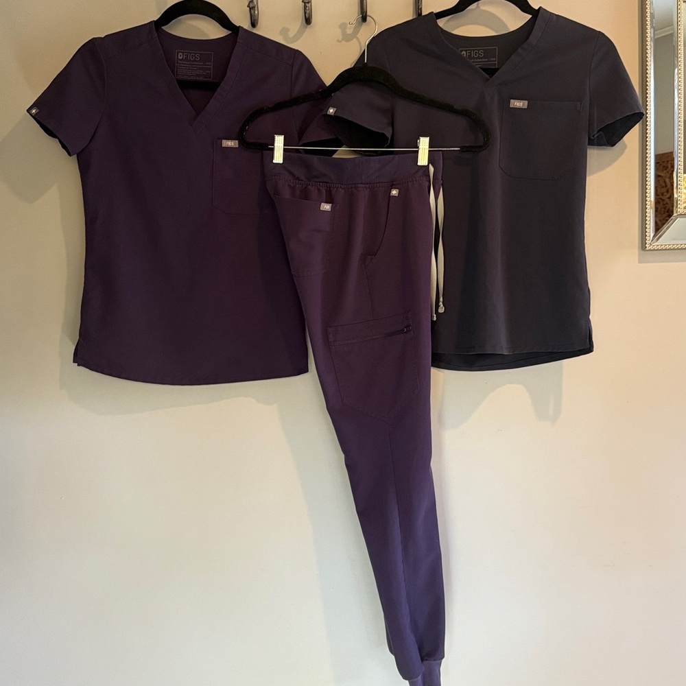 FIGS Scrubs Bundle EUC
